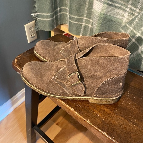 Clark’s original desert boots suede buckle closure with original crepe soles 9 - Picture 3 of 8